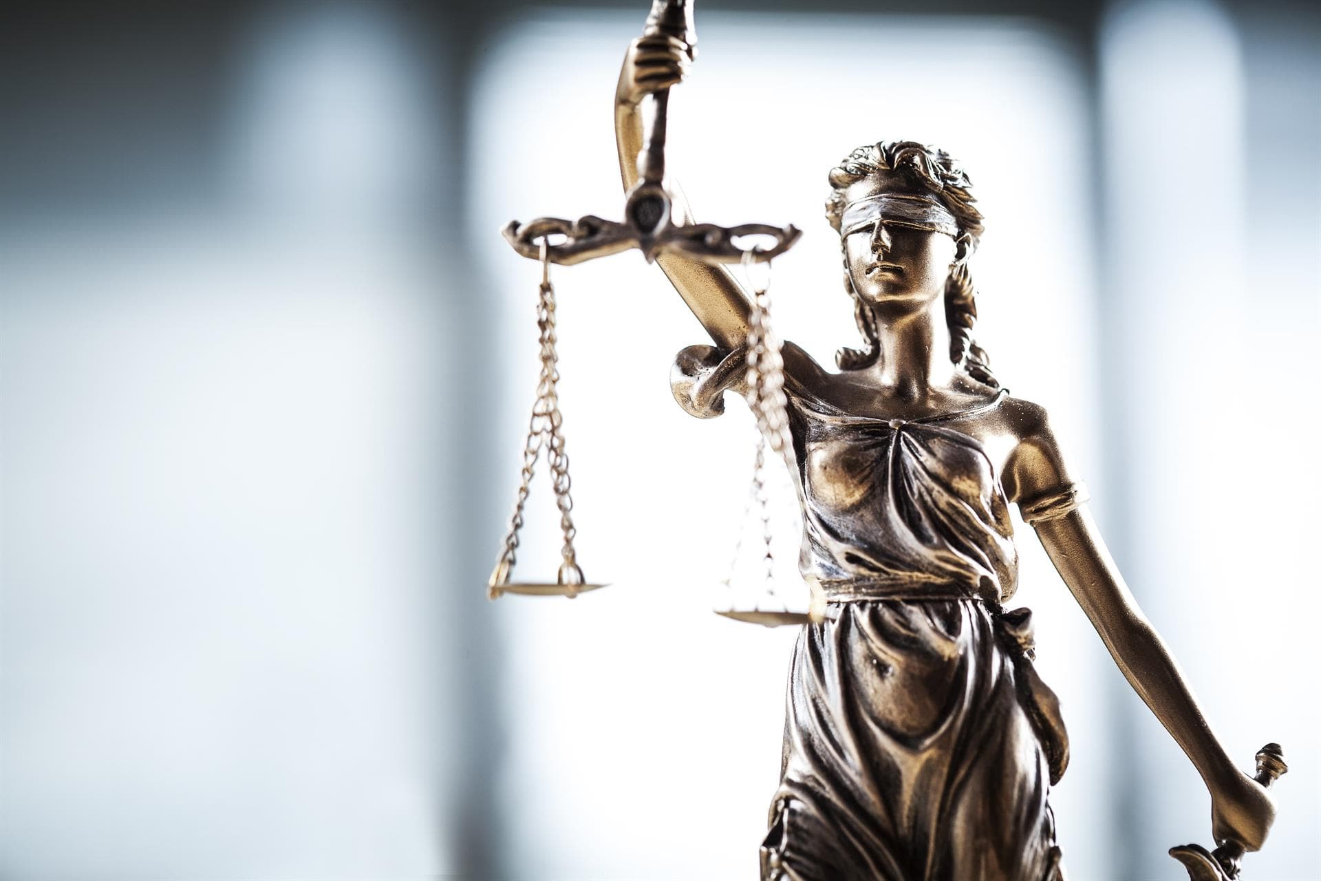 Servicios jurídicos y asesoramiento legal